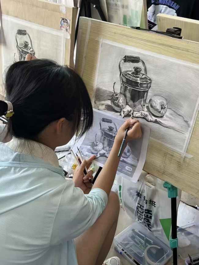 美术专业学生.jpg